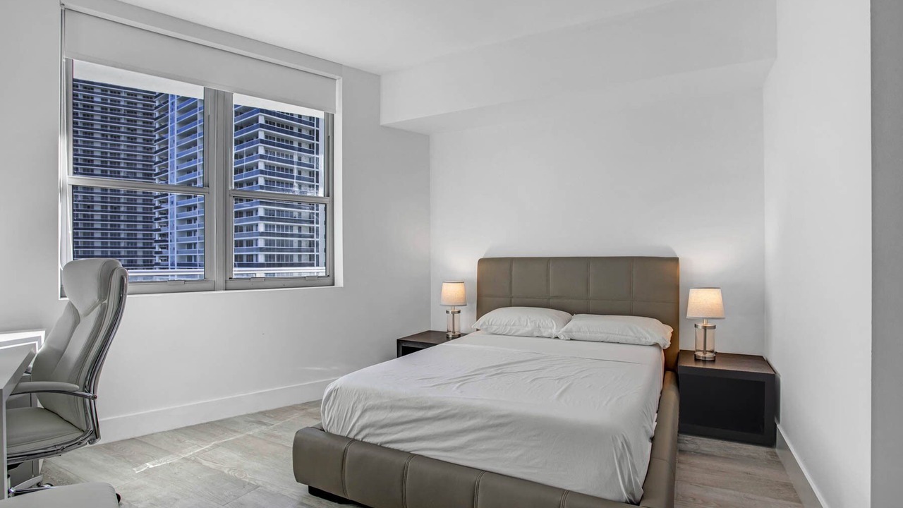 Photo of Bedroom in Hallandale Beach
