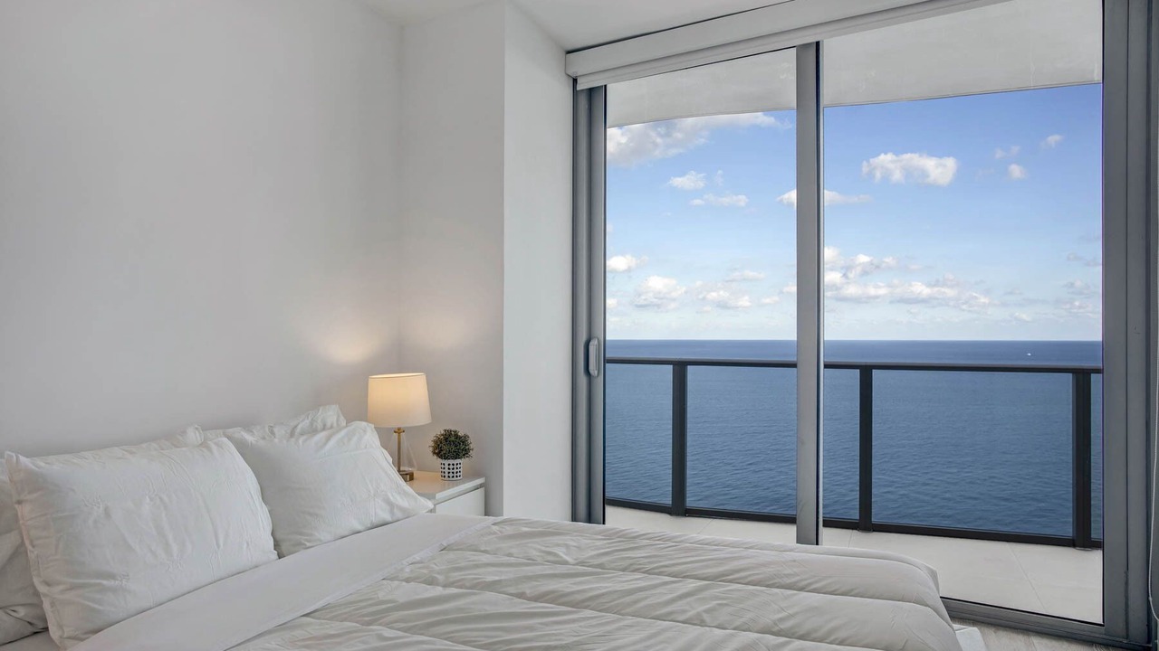 Photo of Bedroom in Hallandale Beach