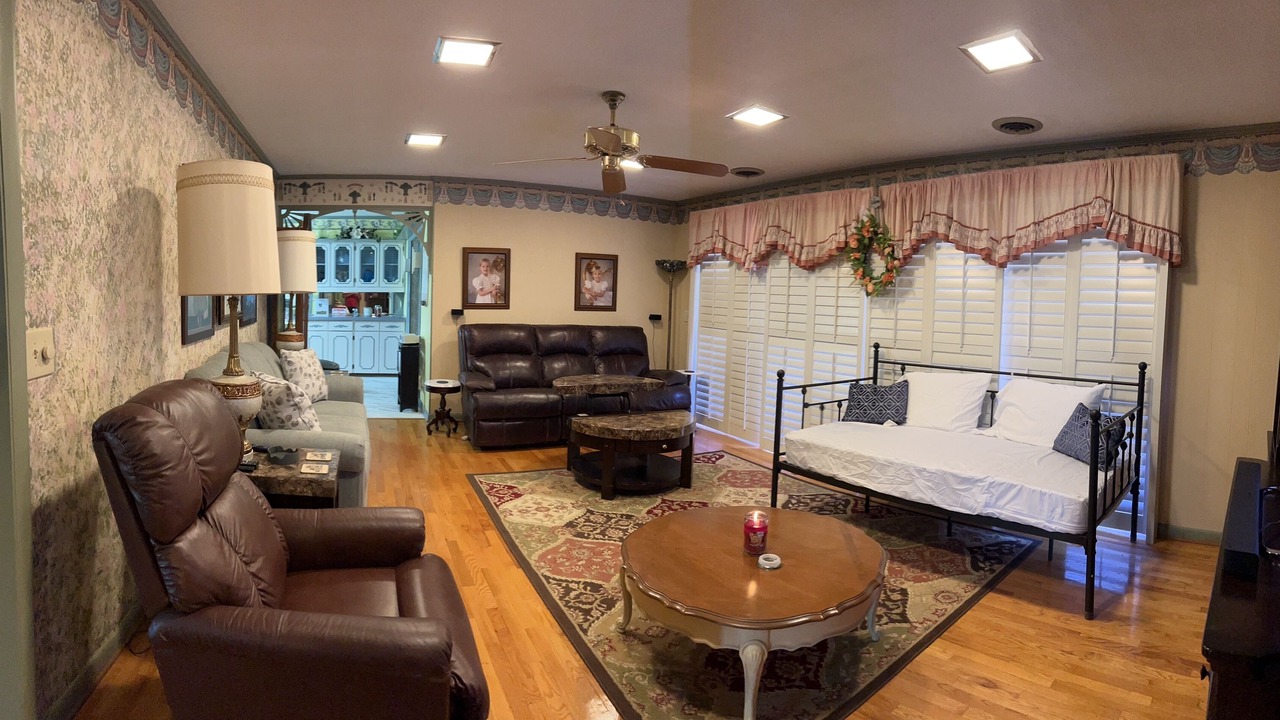 Photo of Livingroom in Live Oak