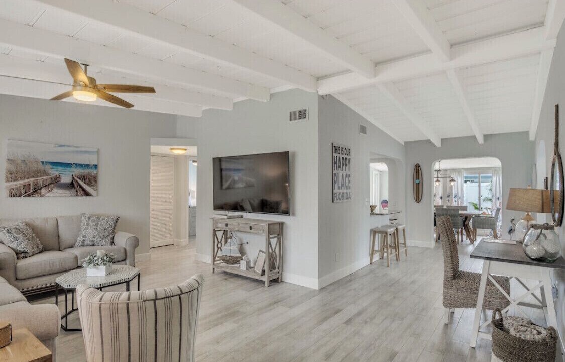 Photo of Livingroom in Redington Beach