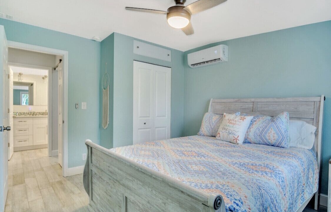 Photo of Bedroom in Redington Beach