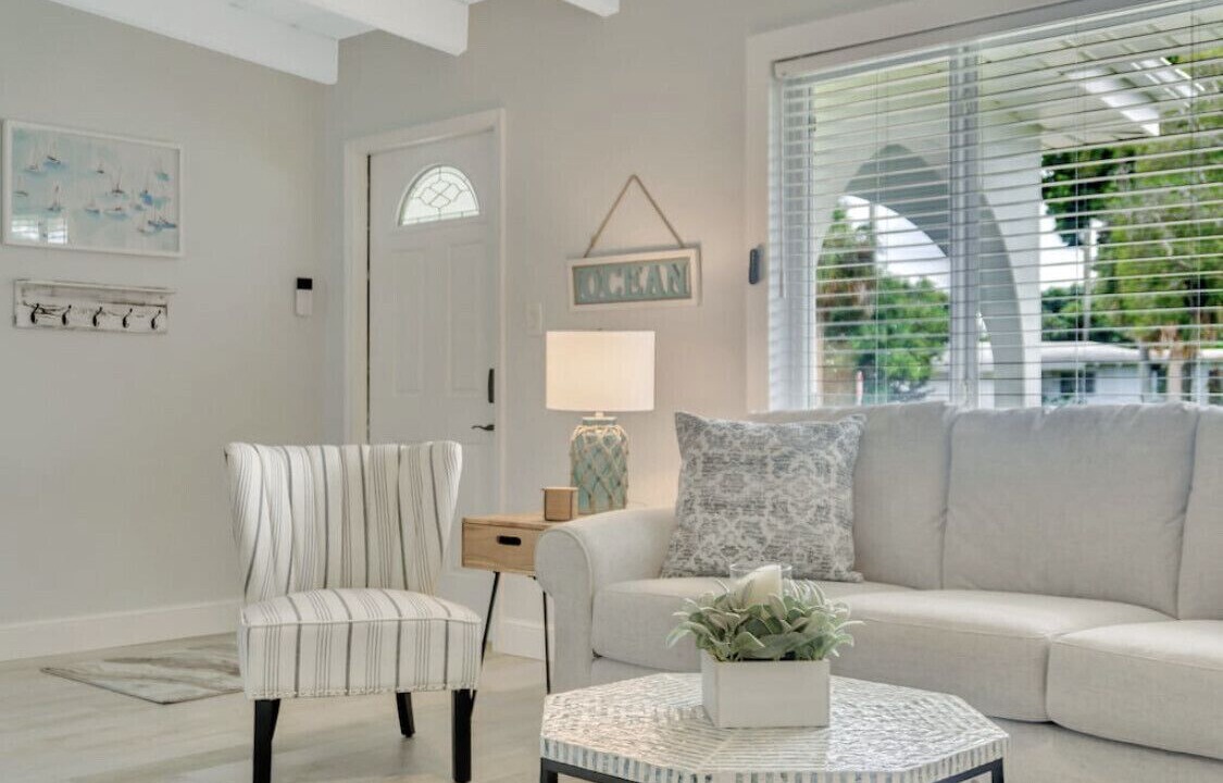 Photo of Livingroom in Redington Beach