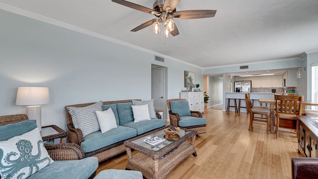 Photo of Livingroom in Palm Island