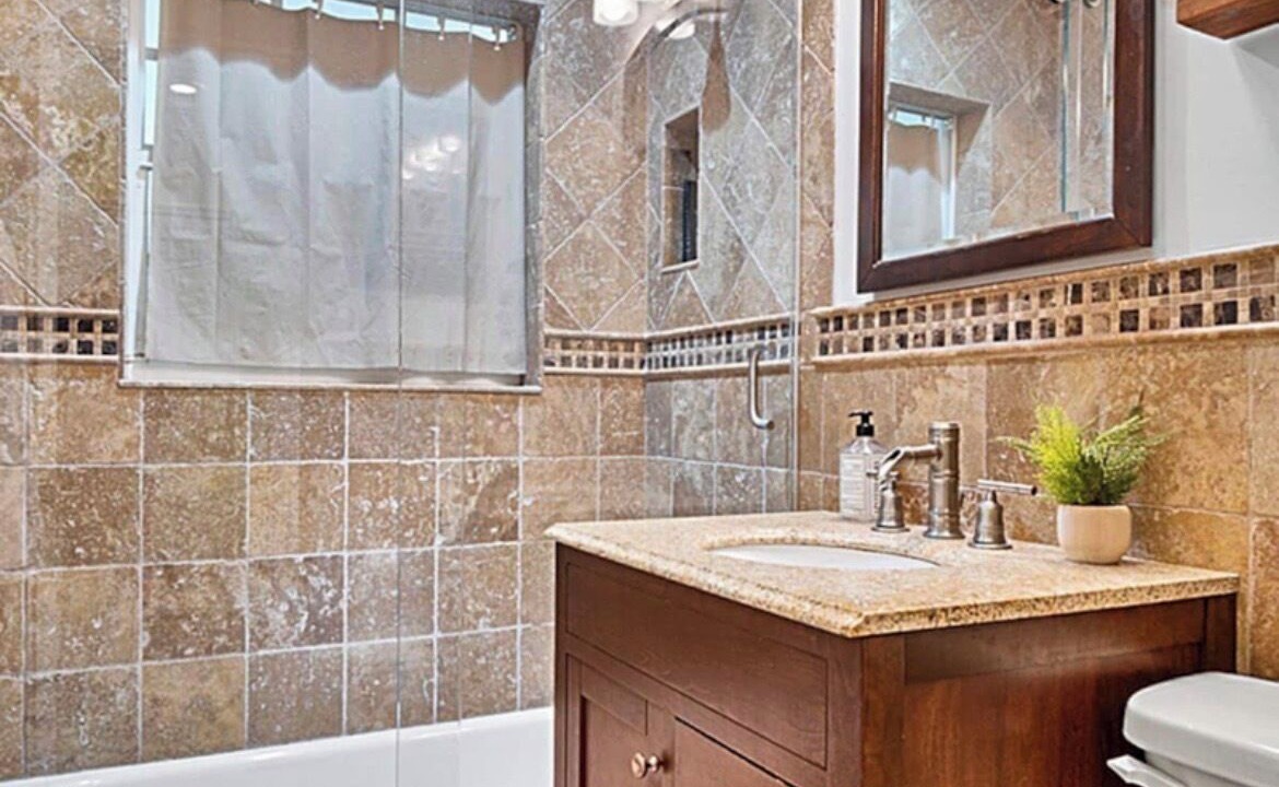 Photo of Bathroom in Poinsettia Heights