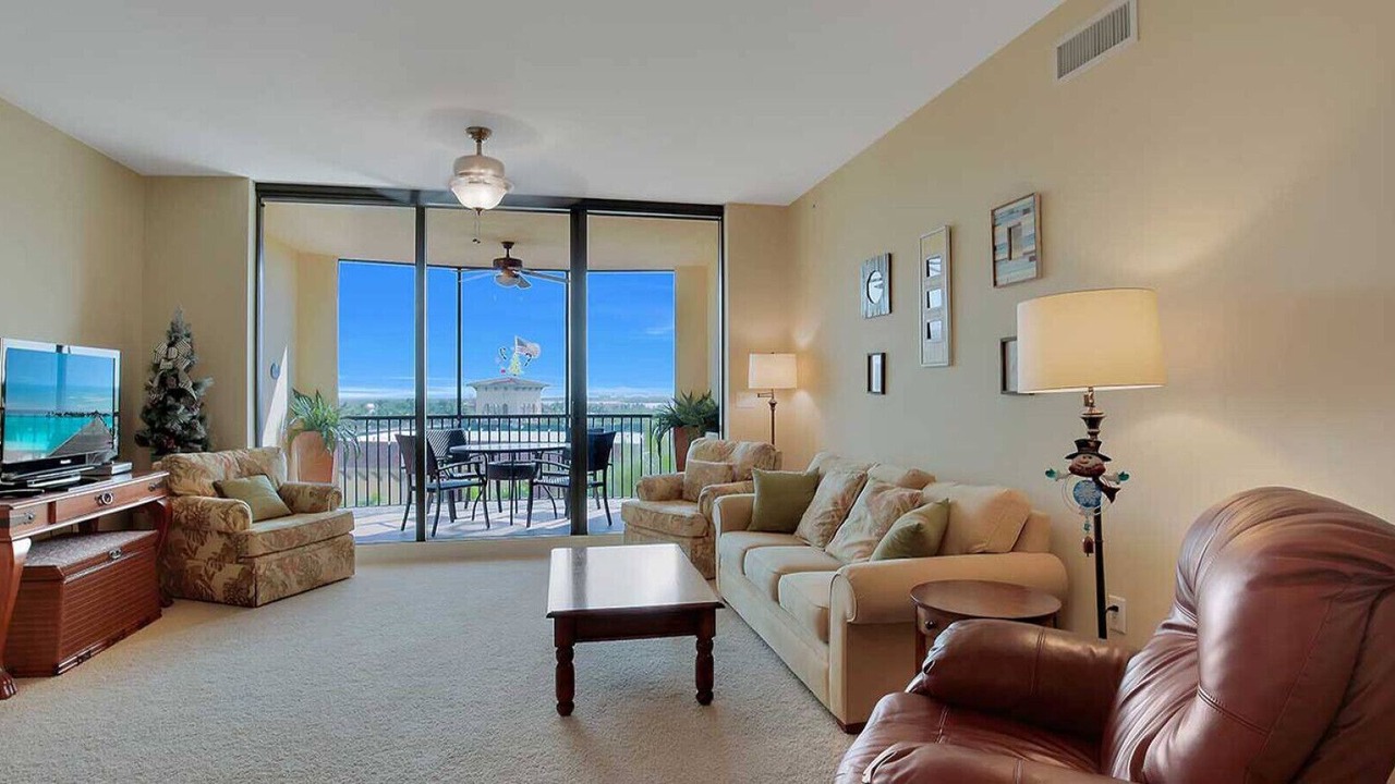 Photo of Livingroom in Cape Harbour