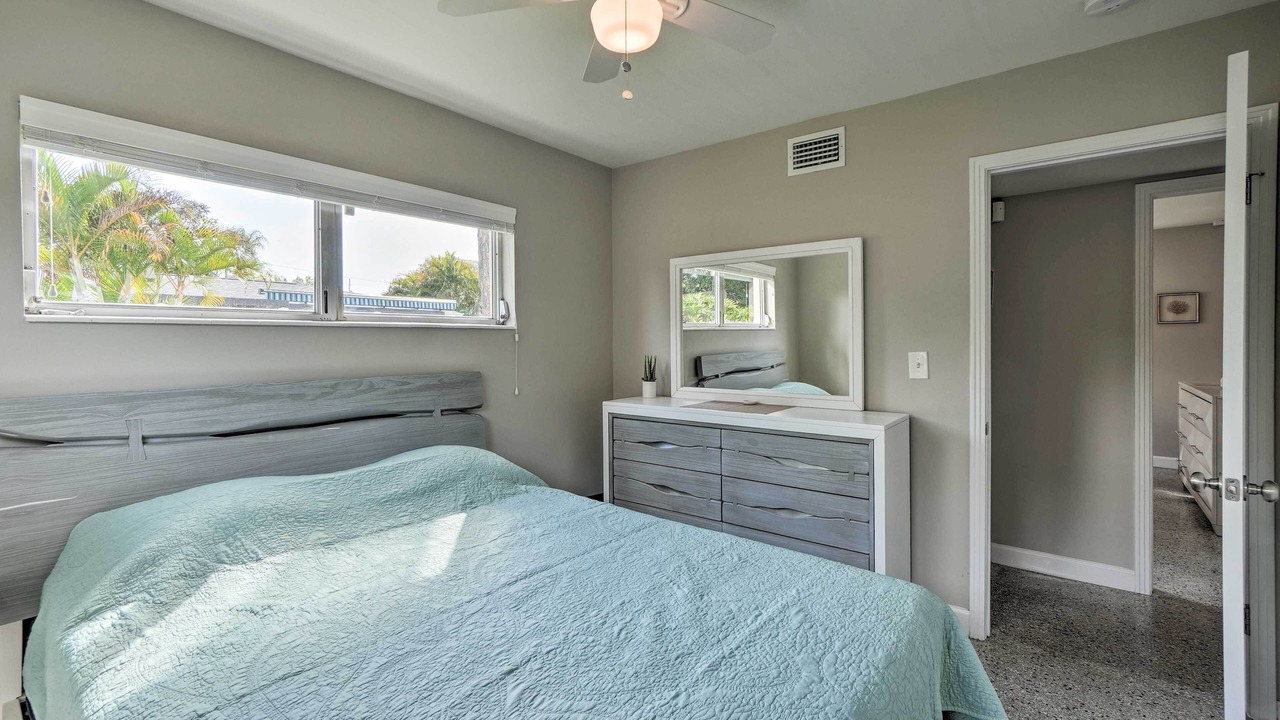 Photo of Bedroom in Bay Crest Park