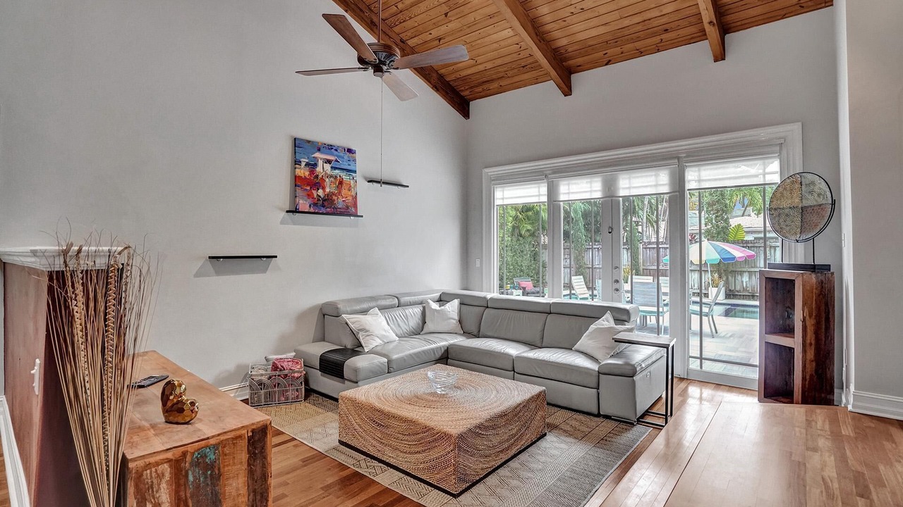 Photo of Livingroom in Colee Hammock