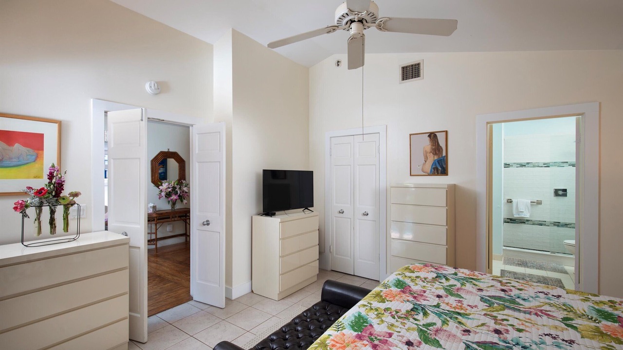 Photo of Bedroom in Midtown