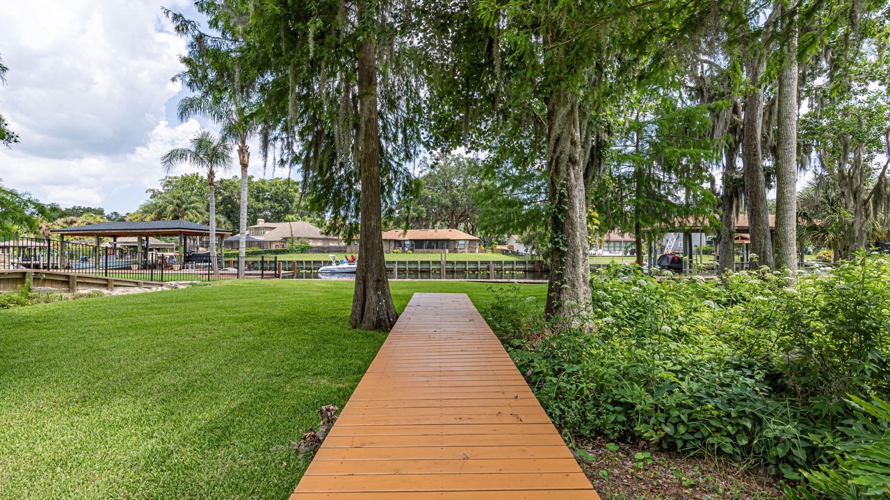 Photo of Patio Balcony in Doctors Inlet