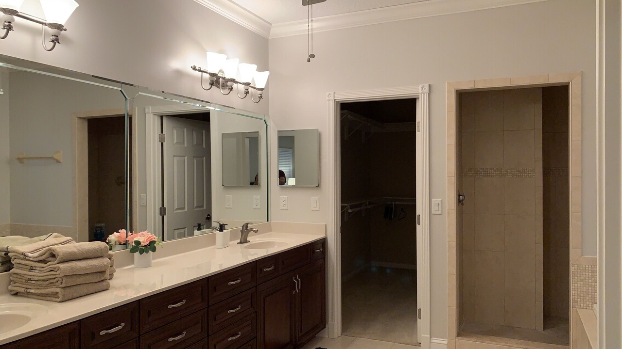 Photo of Bathroom in Doctors Inlet