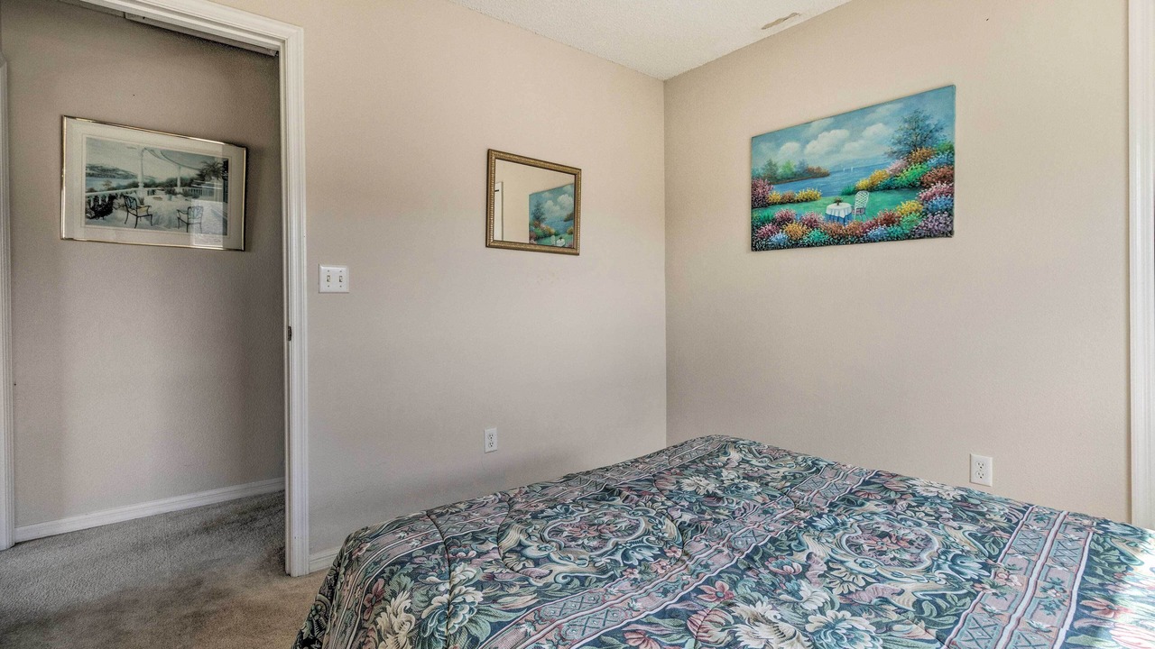 Photo of Bedroom in Lindfields