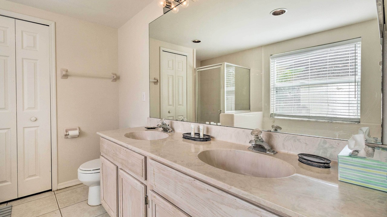 Photo of Bathroom in Lindfields