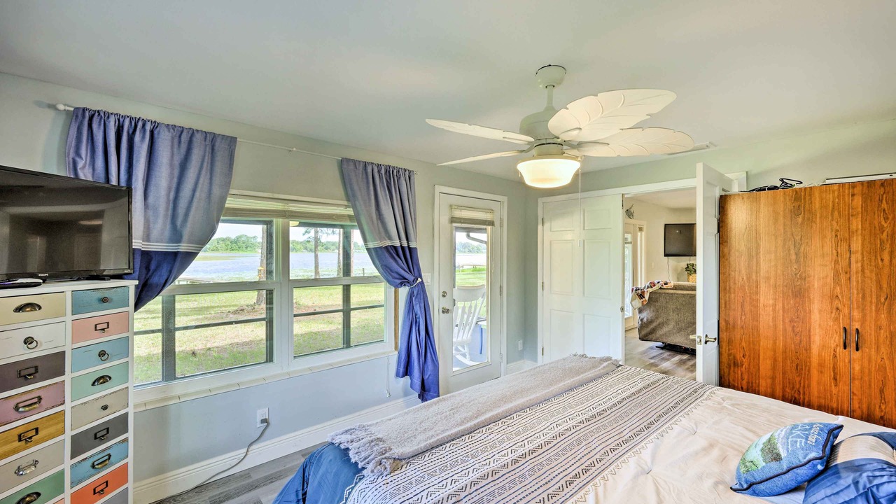 Photo of Bedroom in Crescent City
