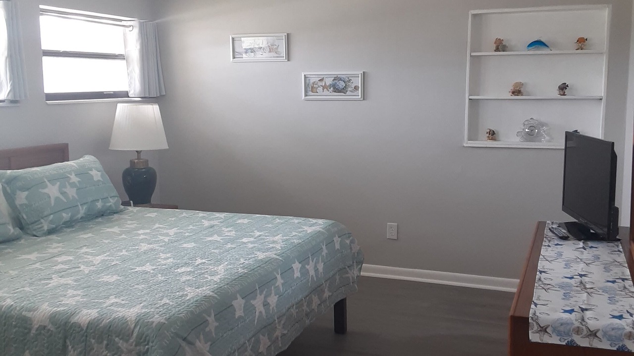 Photo of Bedroom in Golden Beach Estates