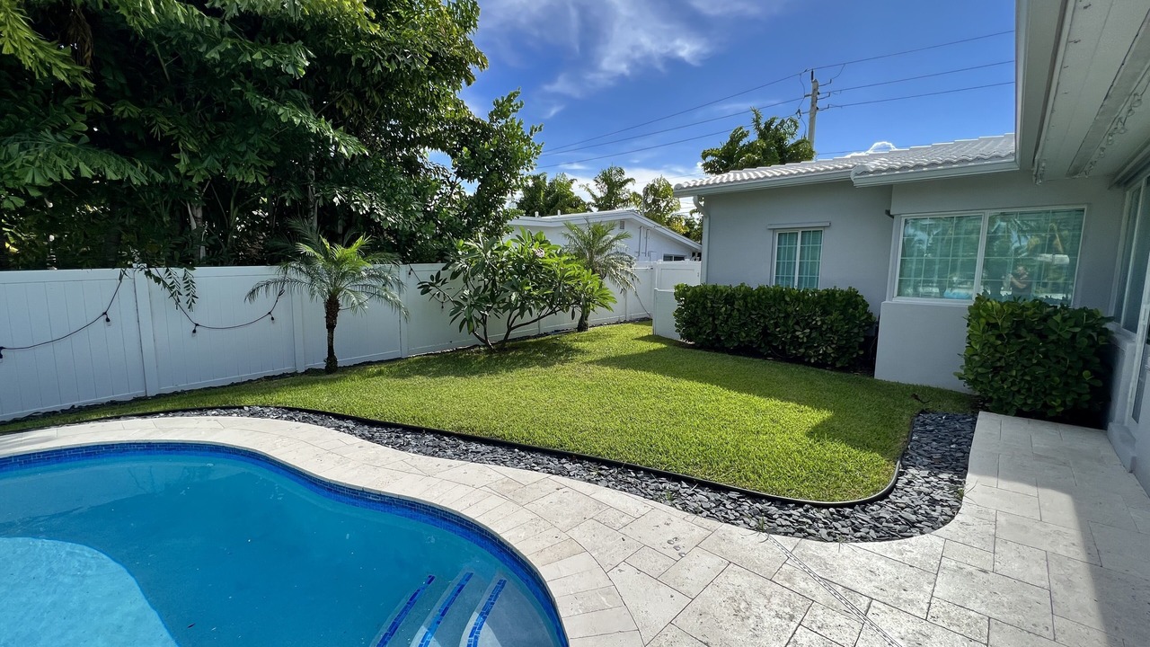 Photo of Outdoor in Poinsettia Heights