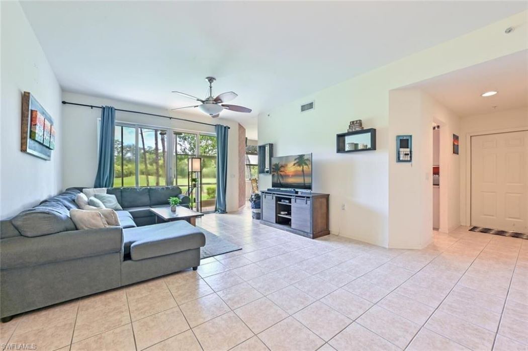 Photo of Livingroom in Naples