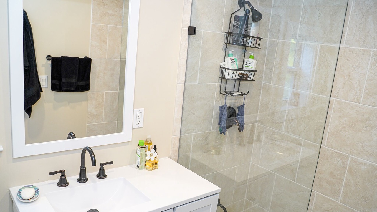 Photo of Bathroom in Poiciana Park II