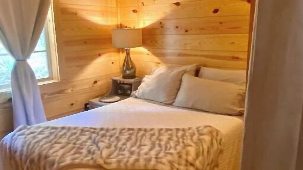 Photo of Bedroom in Pleasure Point
