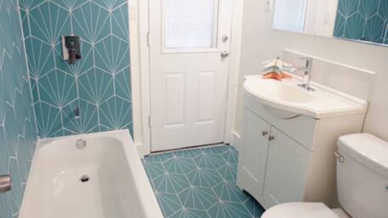 Photo of Bathroom in Smith's Memento