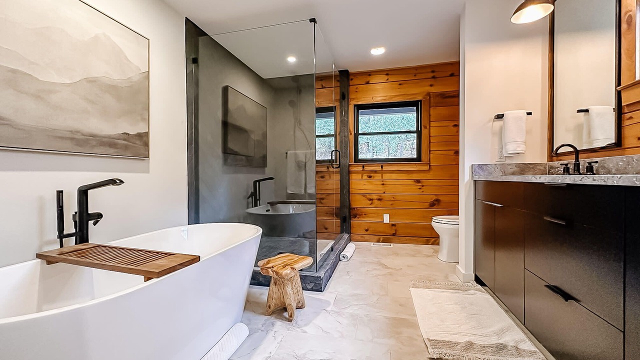 Photo of Bathroom in Cherry Log