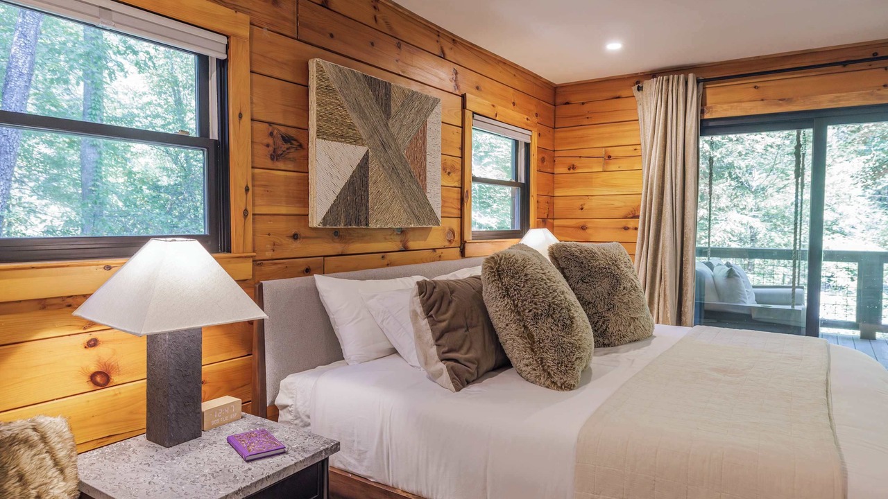 Photo of Bedroom in Cherry Log
