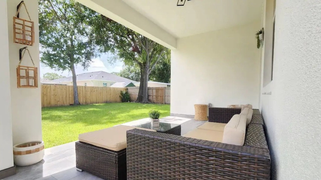 Photo of Patio Balcony in Pinecrest West Park