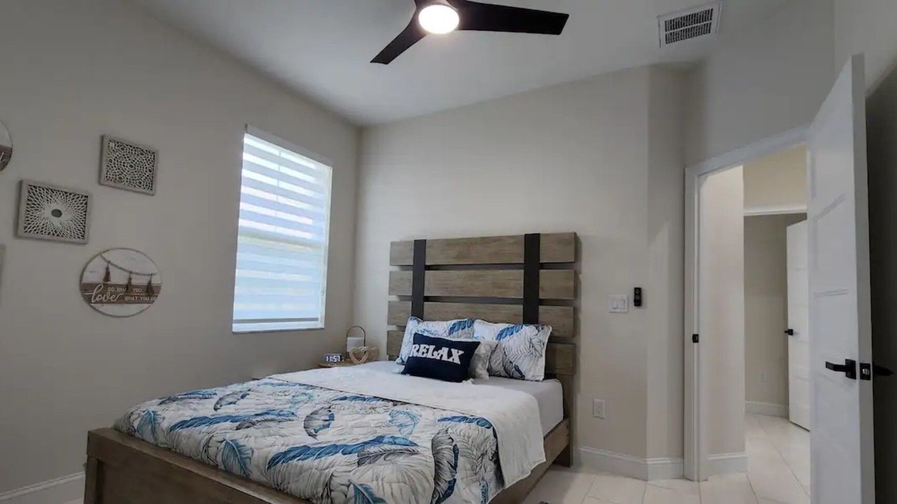 Photo of Bedroom in Pinecrest West Park