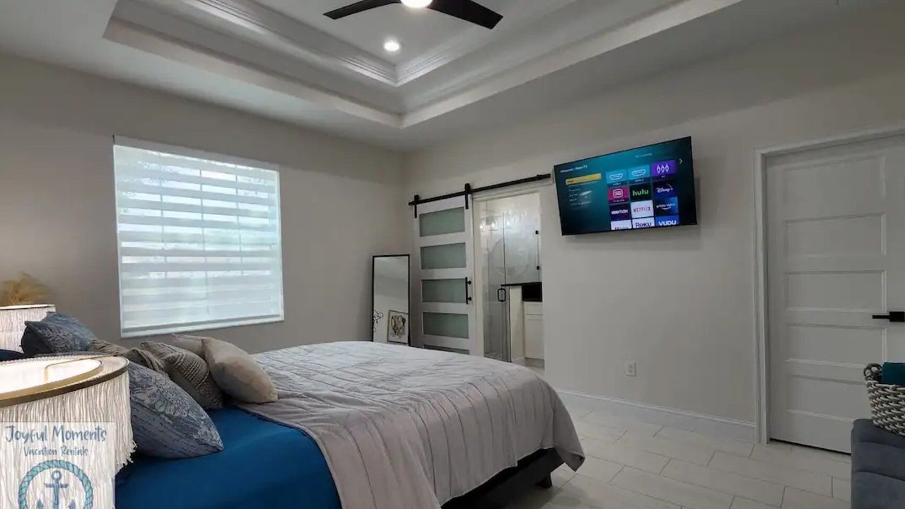 Photo of Bedroom in Pinecrest West Park