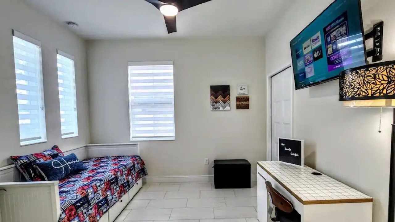 Photo of Bedroom in Pinecrest West Park