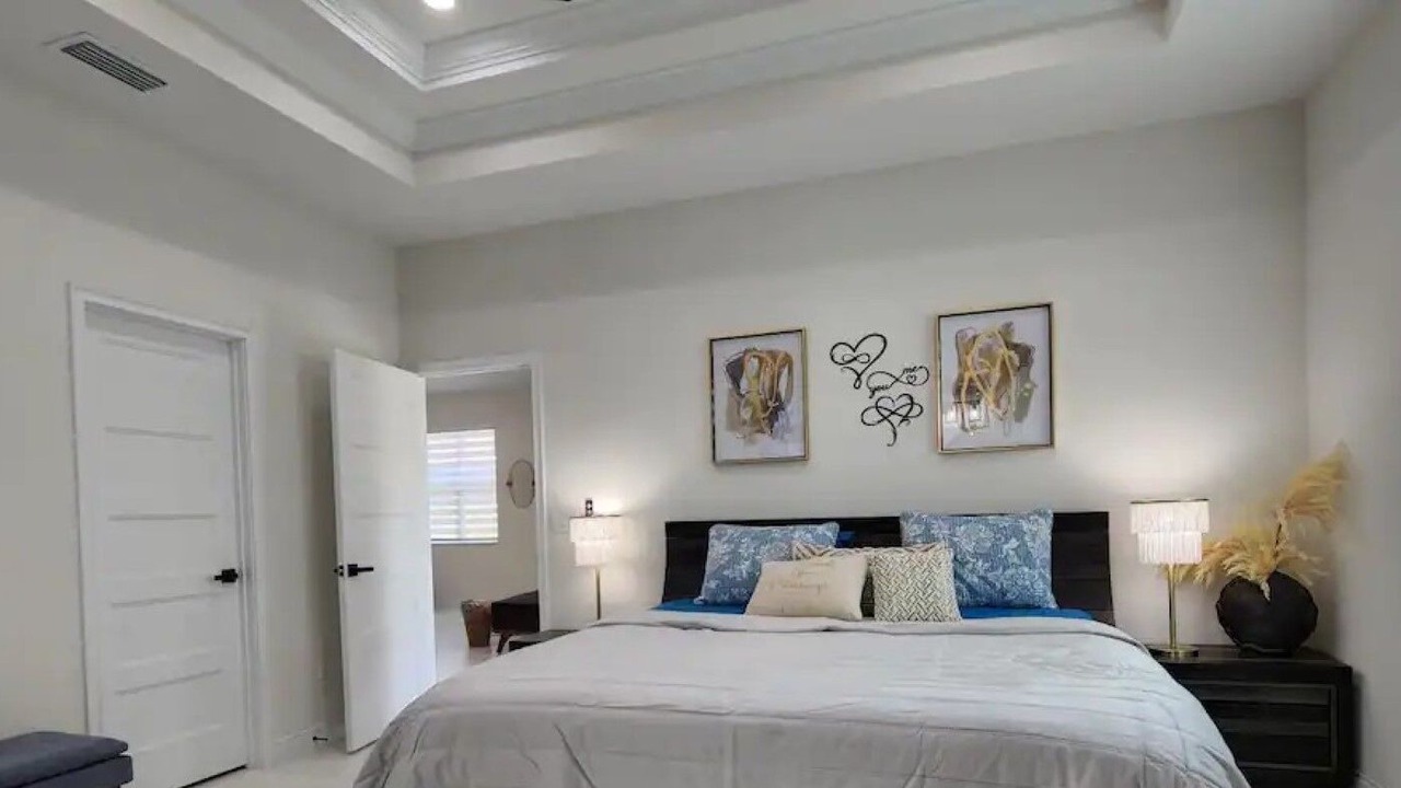 Photo of Bedroom in Pinecrest West Park