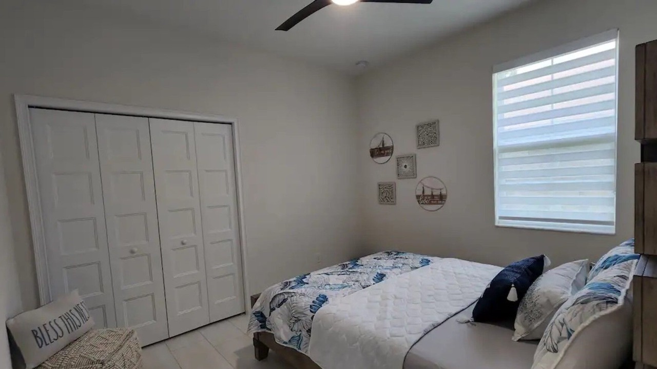 Photo of Bedroom in Pinecrest West Park