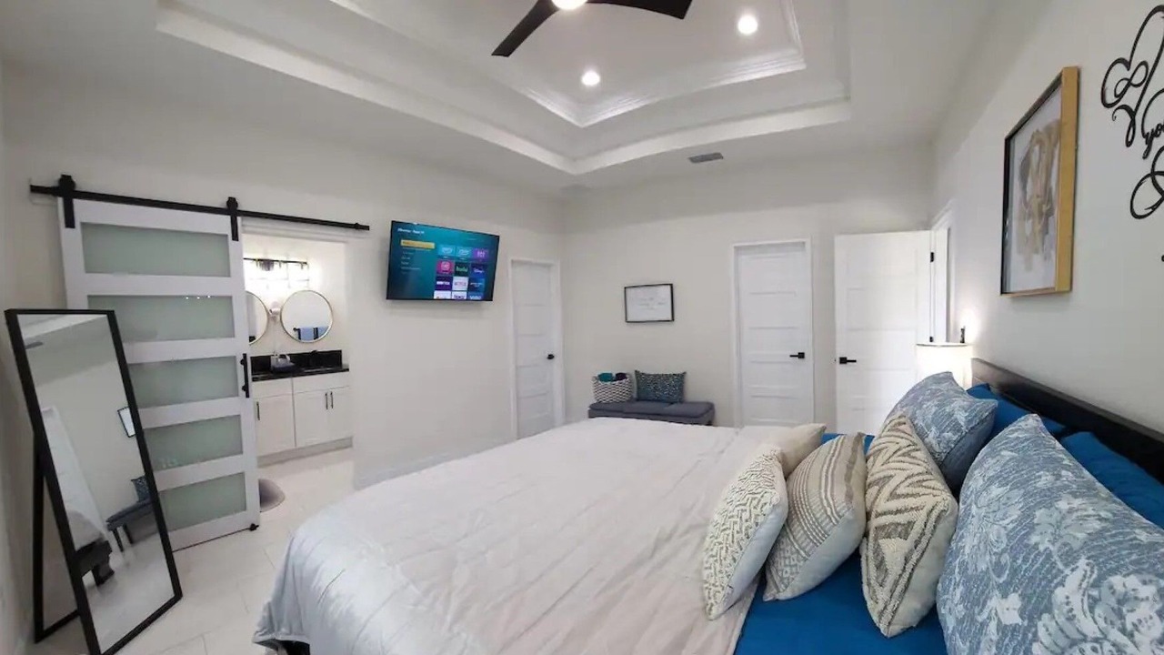Photo of Bedroom in Pinecrest West Park