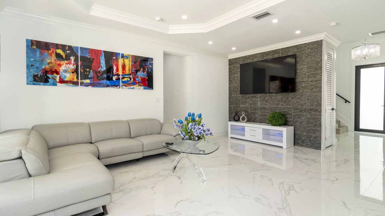Photo of Livingroom in Ludlam