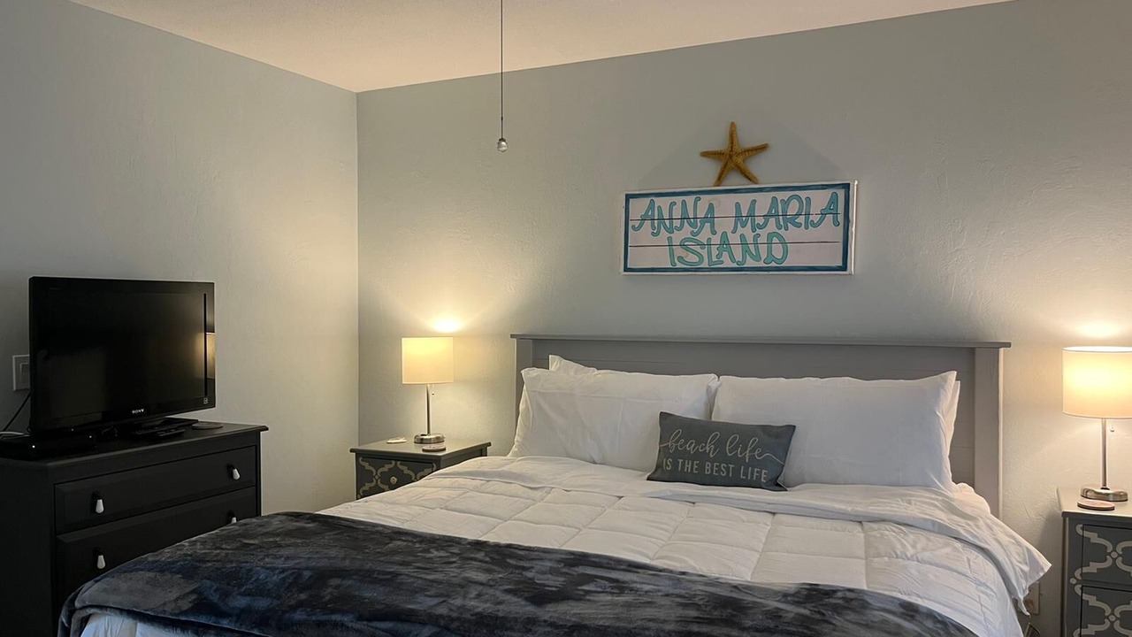 Photo of Bedroom in Bradenton Beach