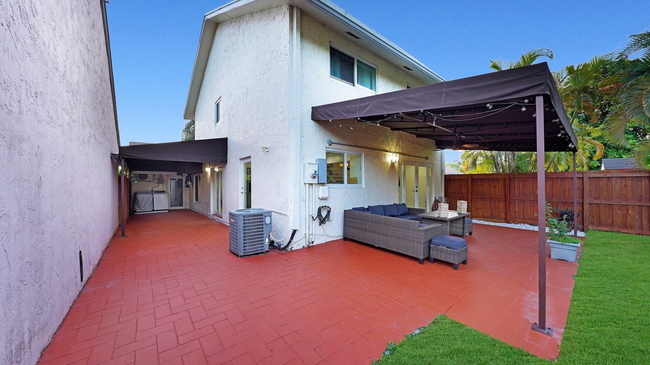 Photo of Bedroom in Ludlam