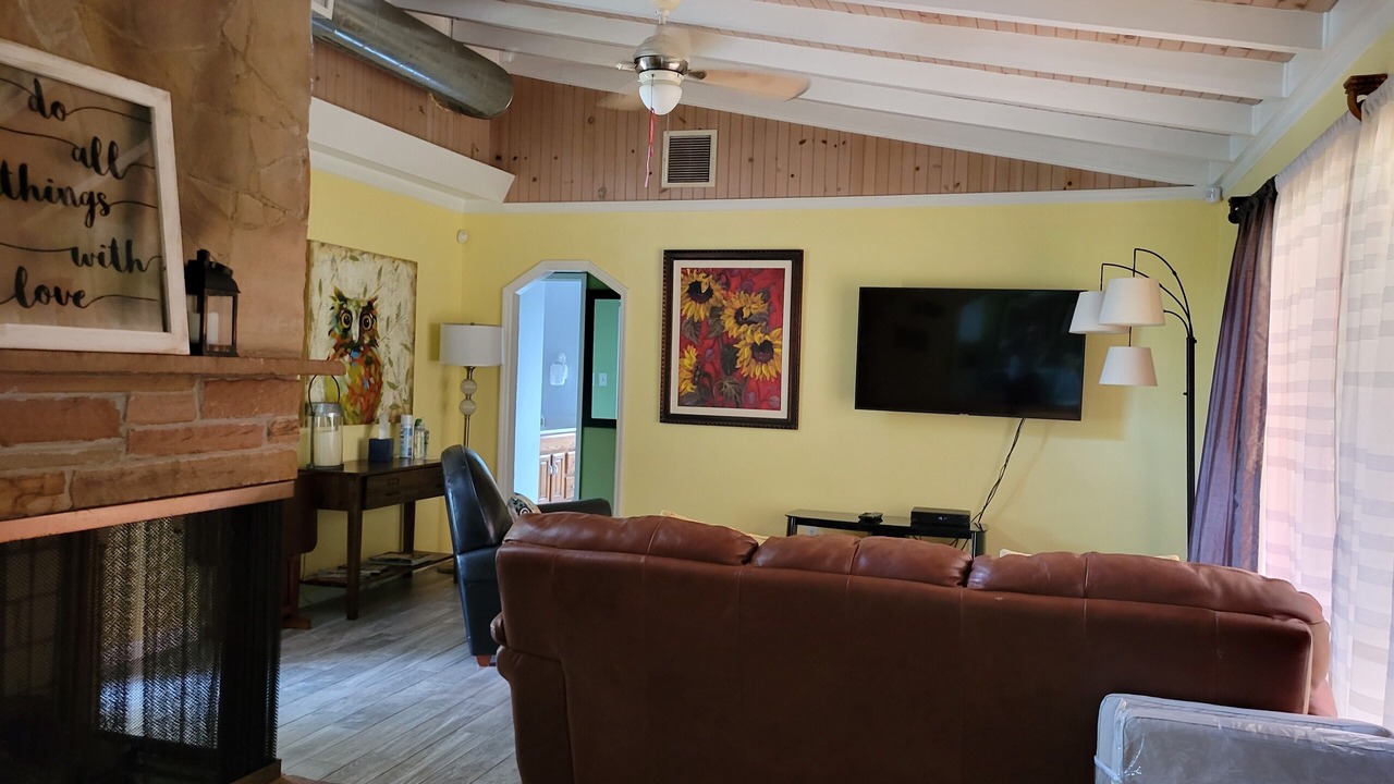Photo of Livingroom in Forest City