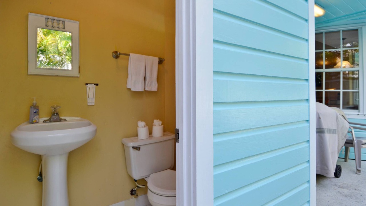 Photo of Bathroom in Uptown - Upper Duval