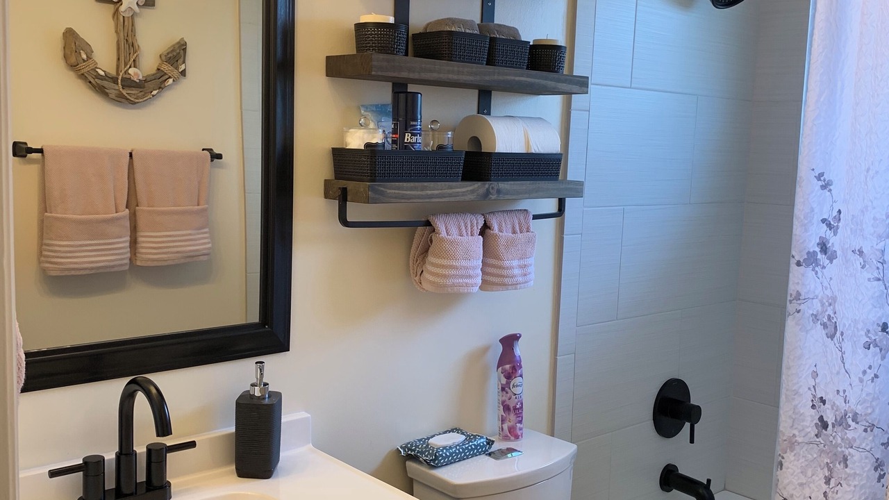 Photo of Bathroom in Jensen Beach