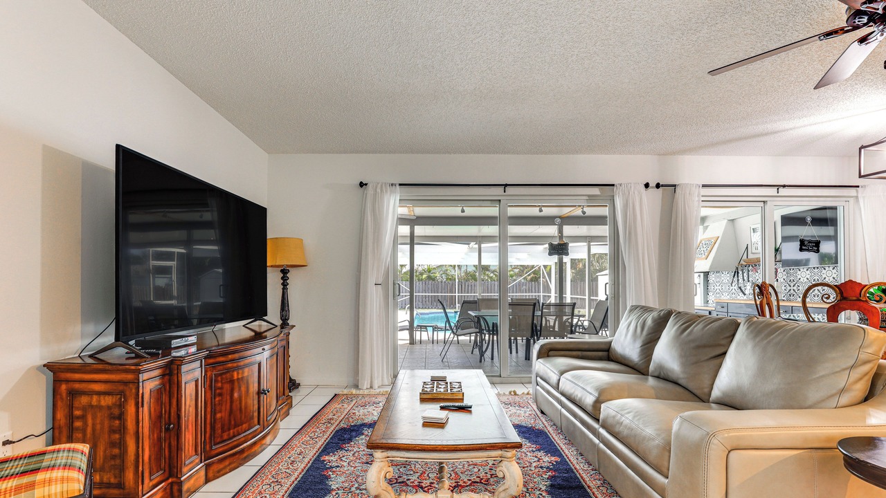 Photo of Livingroom in Stuart