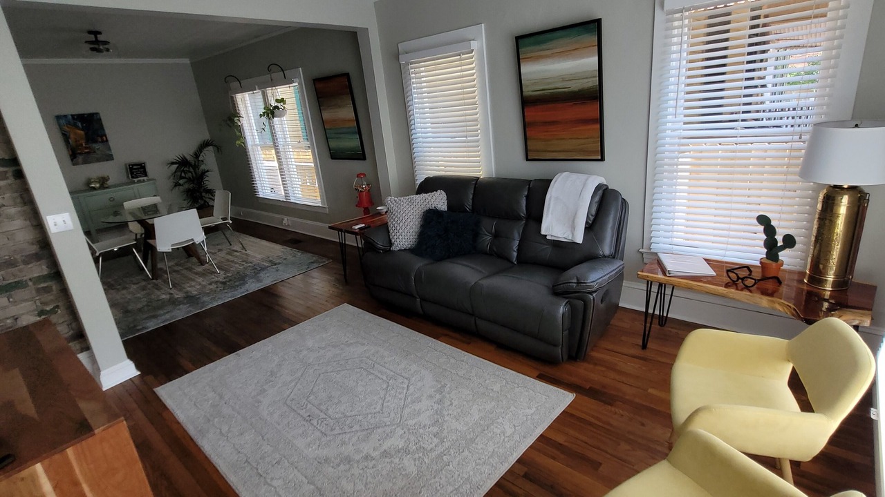 Photo of Livingroom in Urban Core