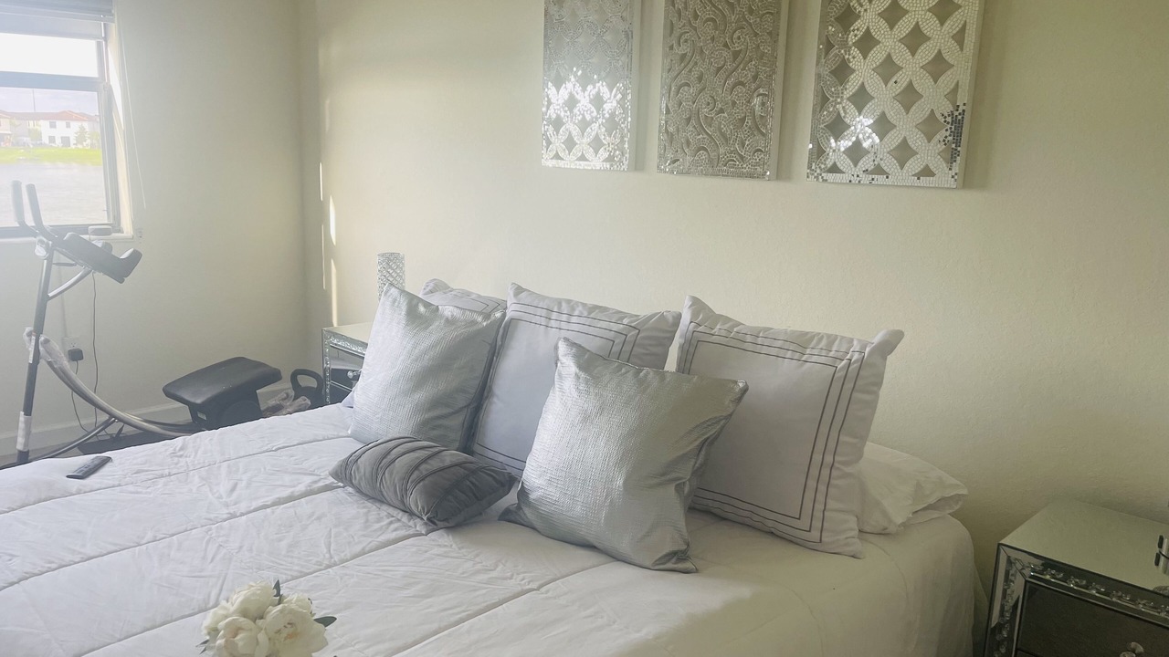 Photo of Bedroom in Miami Lakes
