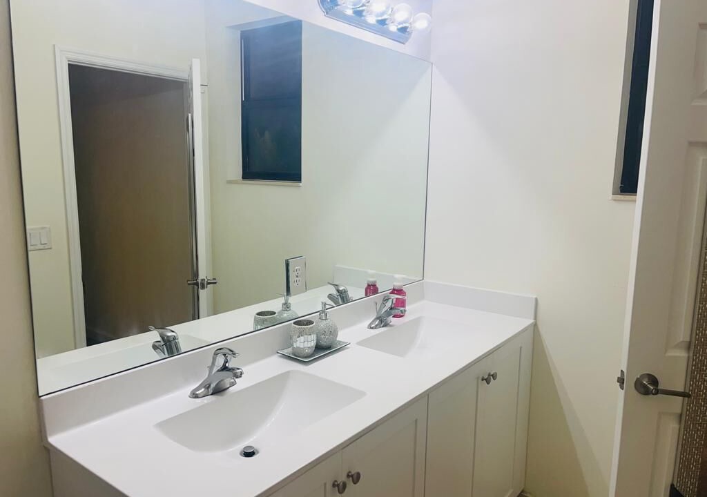Photo of Bathroom in Miami Lakes