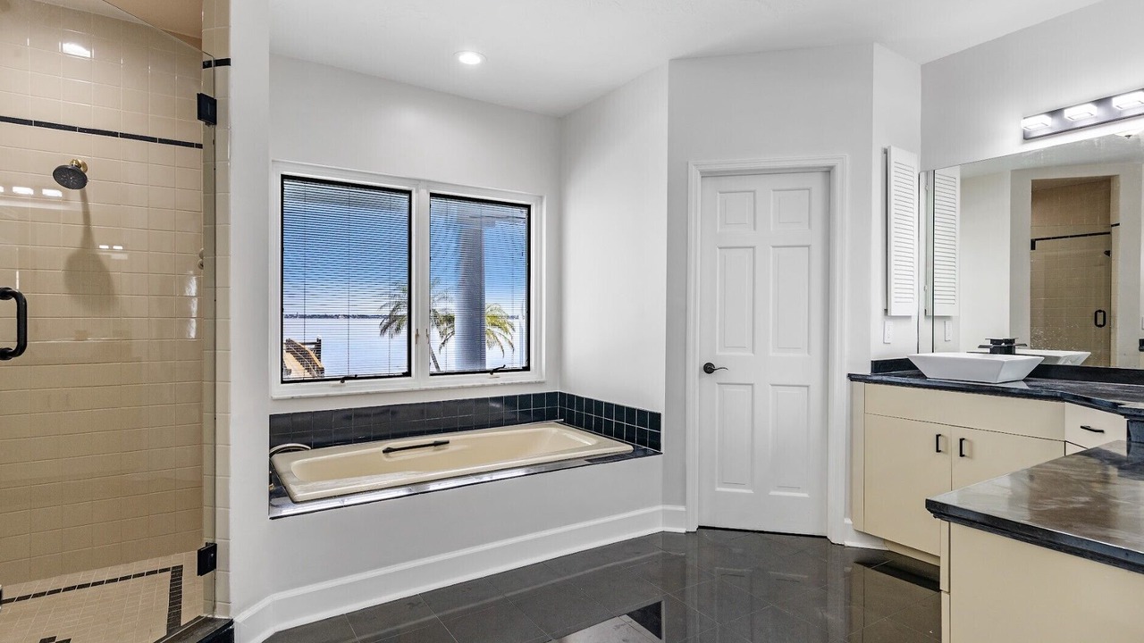 Photo of Bathroom in Iona