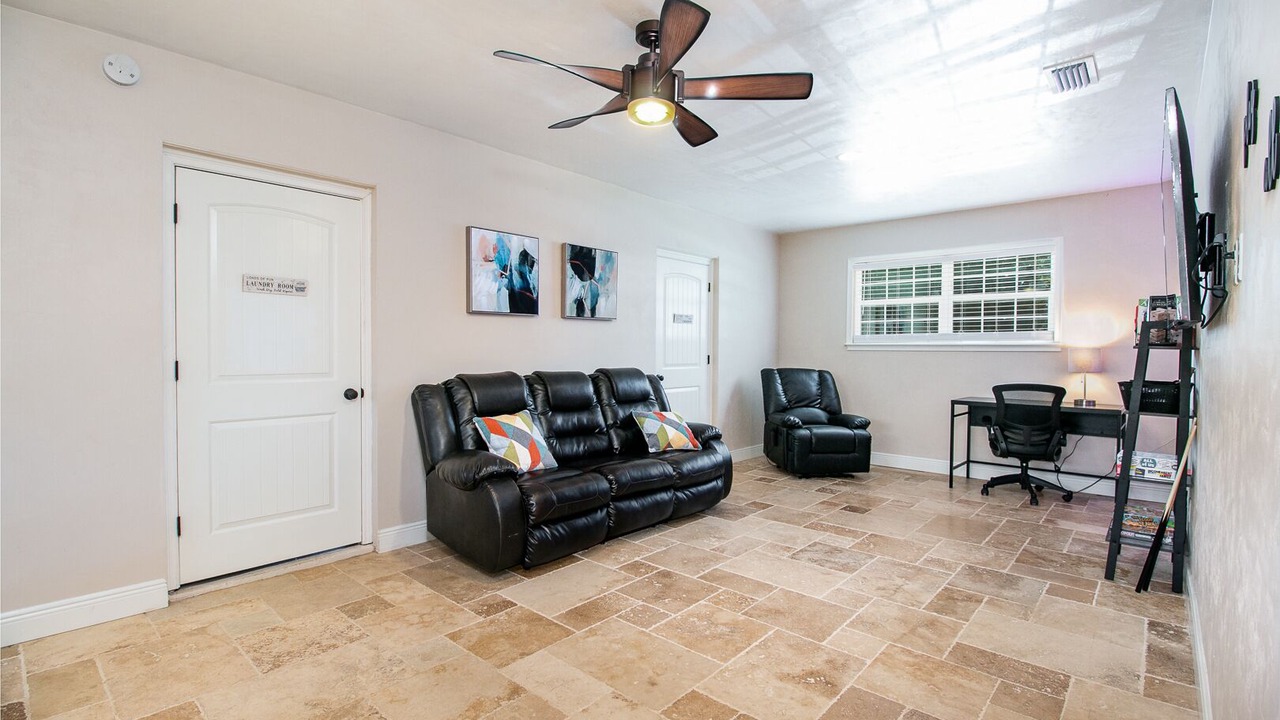 Photo of Livingroom in Gainesville