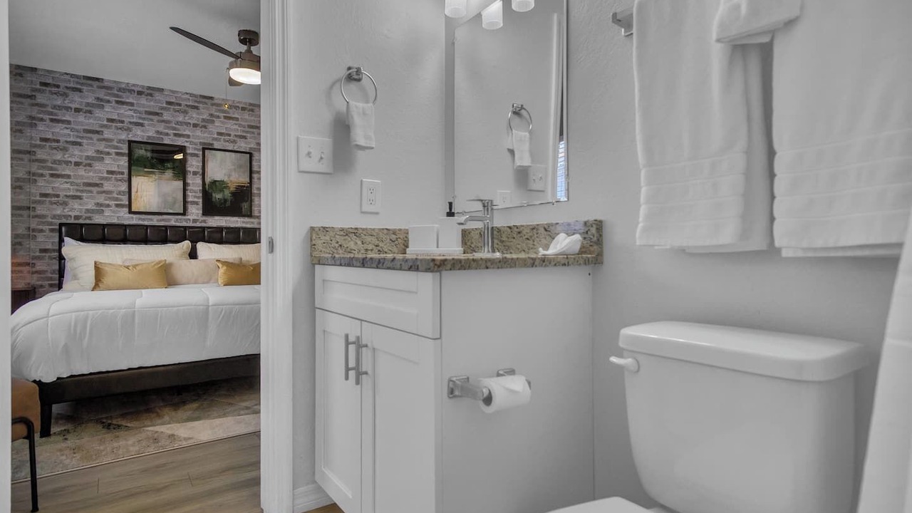 Photo of Bathroom in Oakford Park
