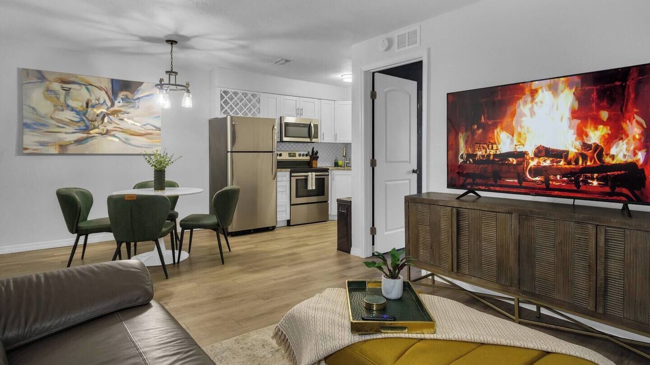 Photo of Livingroom in Oakford Park