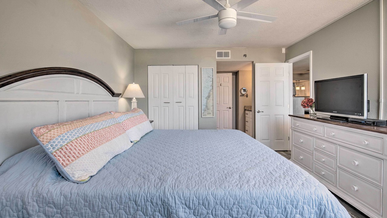 Photo of Bedroom in Hudson