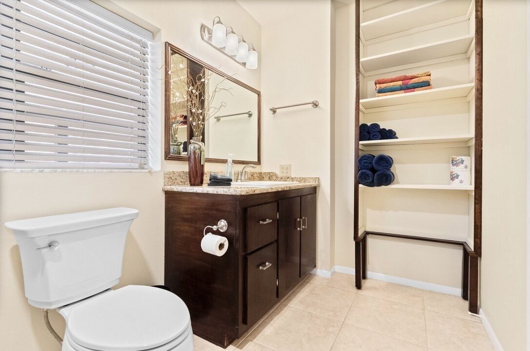 Photo of Bathroom in Bayshore Gardens