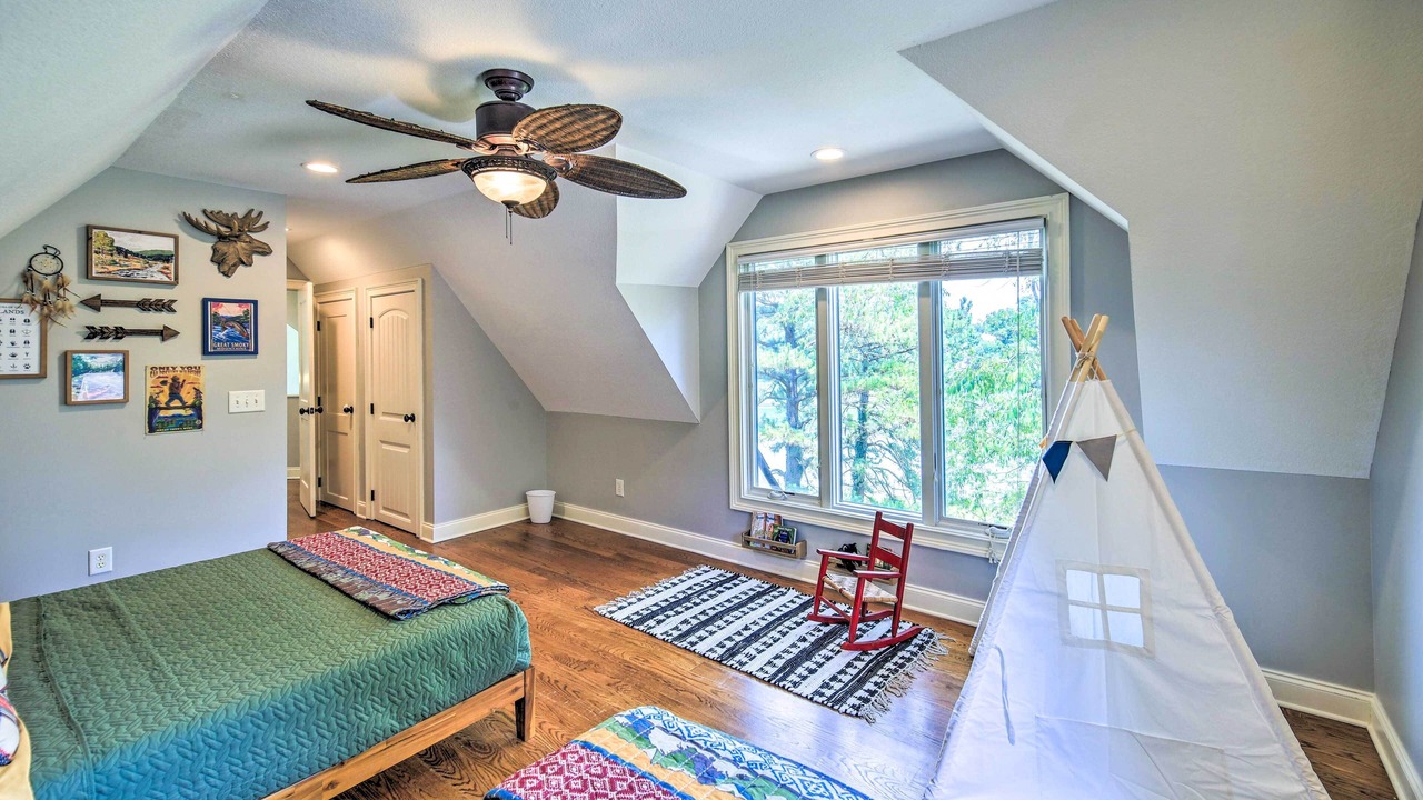 Photo of Bedroom in Piney Flats