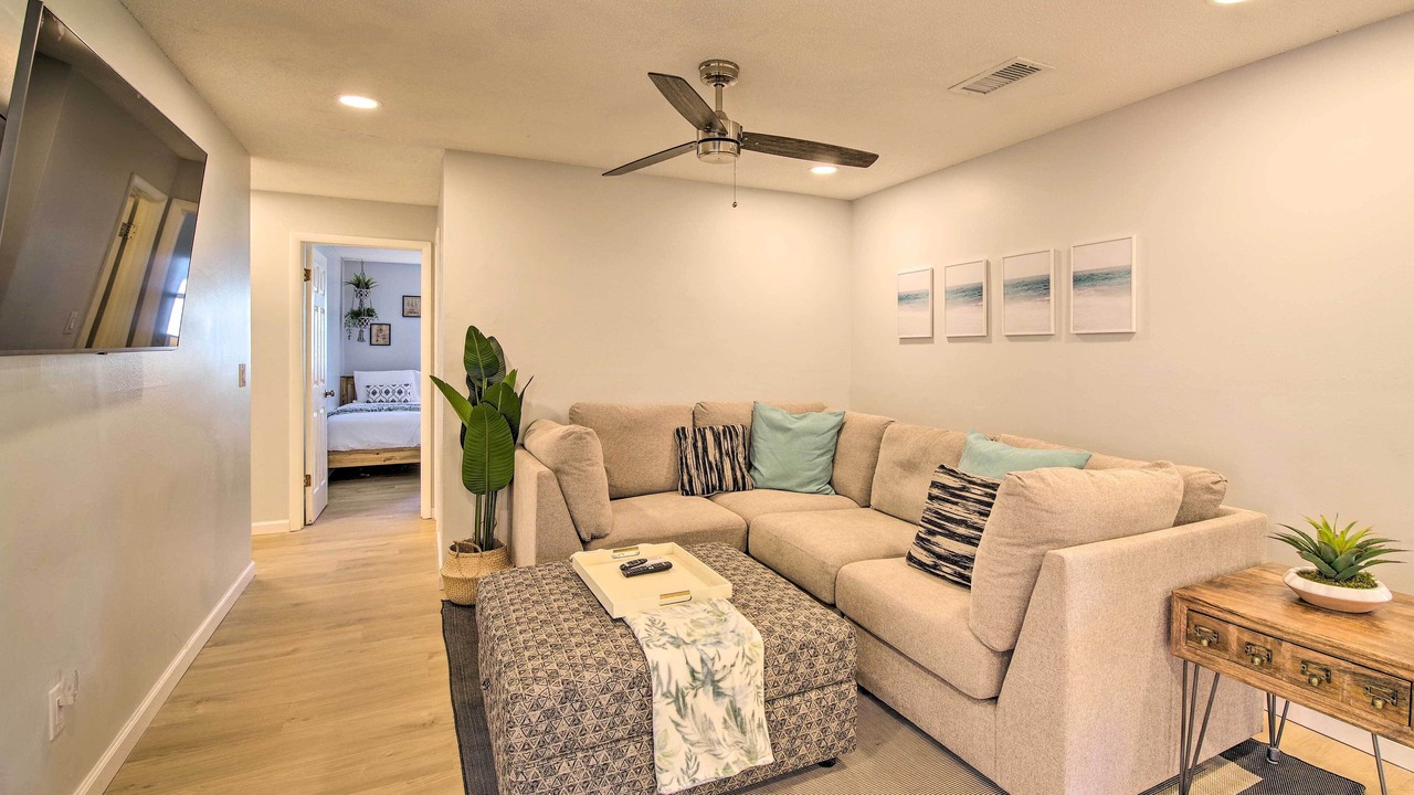 Photo of Livingroom in Golden Beach Estates